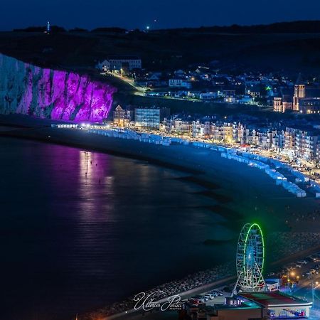 La Verriere. Les Locations Isahora C'Est Aussi Plusieurs Appart' De Standing A 2 Pas Du Chateau D'Eu, Des Falaises Du Treport, De Mers Les Bains Et Aux Portes De La Baie De Somme أو  المظهر الخارجي الصورة