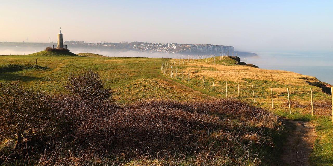 La Verriere. Les Locations Isahora C'Est Aussi Plusieurs Appart' De Standing A 2 Pas Du Chateau D'Eu, Des Falaises Du Treport, De Mers Les Bains Et Aux Portes De La Baie De Somme أو  المظهر الخارجي الصورة