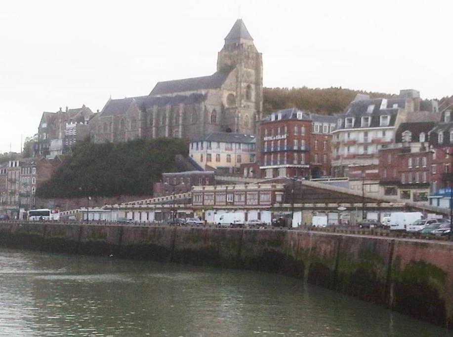 La Verriere. Les Locations Isahora C'Est Aussi Plusieurs Appart' De Standing A 2 Pas Du Chateau D'Eu, Des Falaises Du Treport, De Mers Les Bains Et Aux Portes De La Baie De Somme أو  المظهر الخارجي الصورة