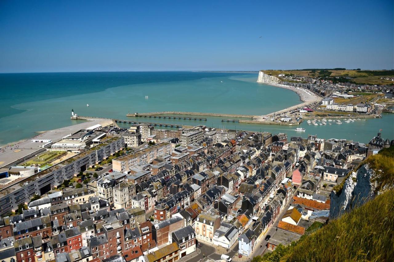 La Verriere. Les Locations Isahora C'Est Aussi Plusieurs Appart' De Standing A 2 Pas Du Chateau D'Eu, Des Falaises Du Treport, De Mers Les Bains Et Aux Portes De La Baie De Somme أو  المظهر الخارجي الصورة