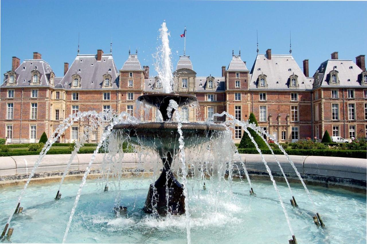 La Verriere. Les Locations Isahora C'Est Aussi Plusieurs Appart' De Standing A 2 Pas Du Chateau D'Eu, Des Falaises Du Treport, De Mers Les Bains Et Aux Portes De La Baie De Somme أو  المظهر الخارجي الصورة